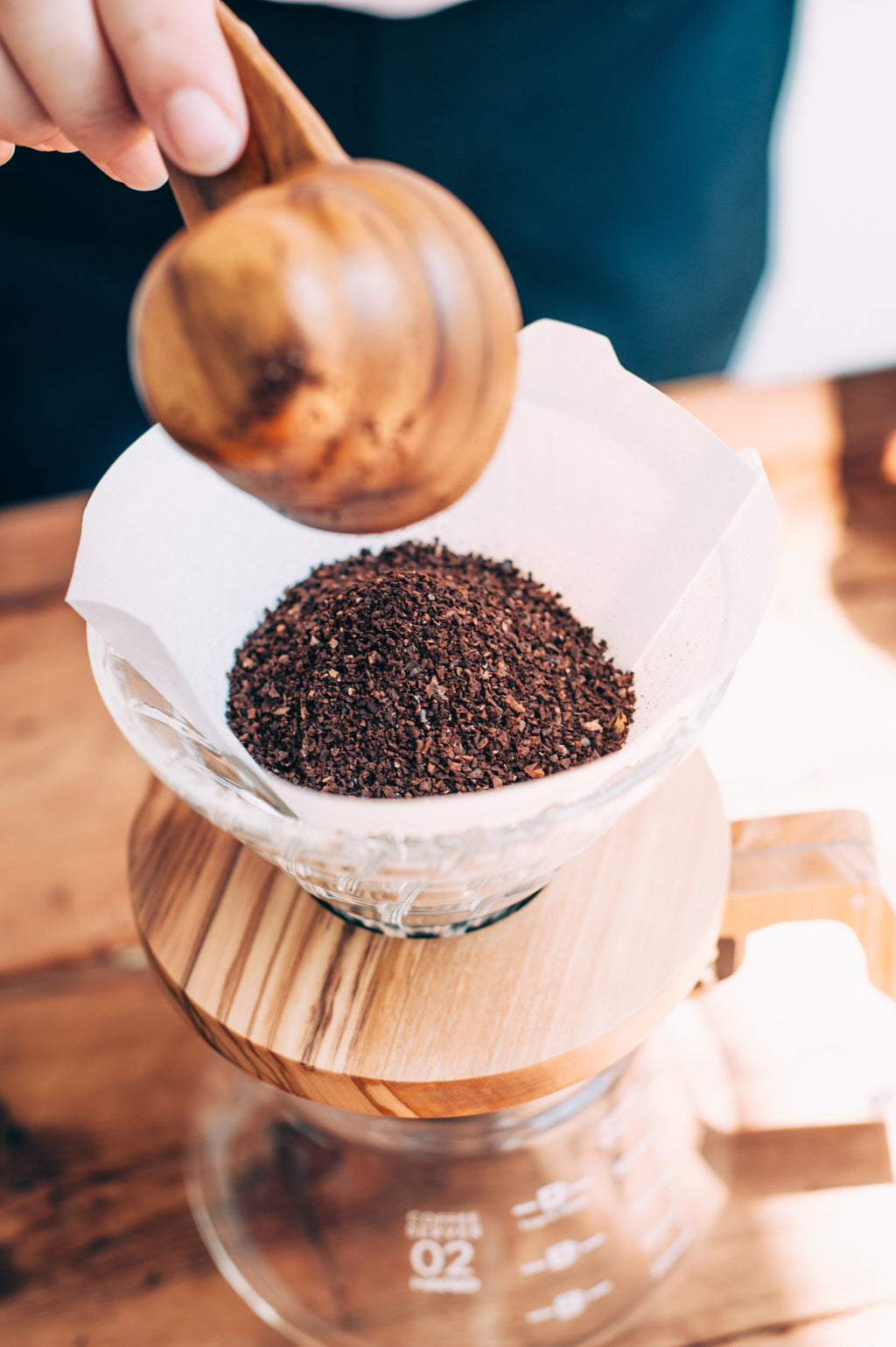 Dripper Hario V60 verre et bois d'olivier – 1 à 4 tasses